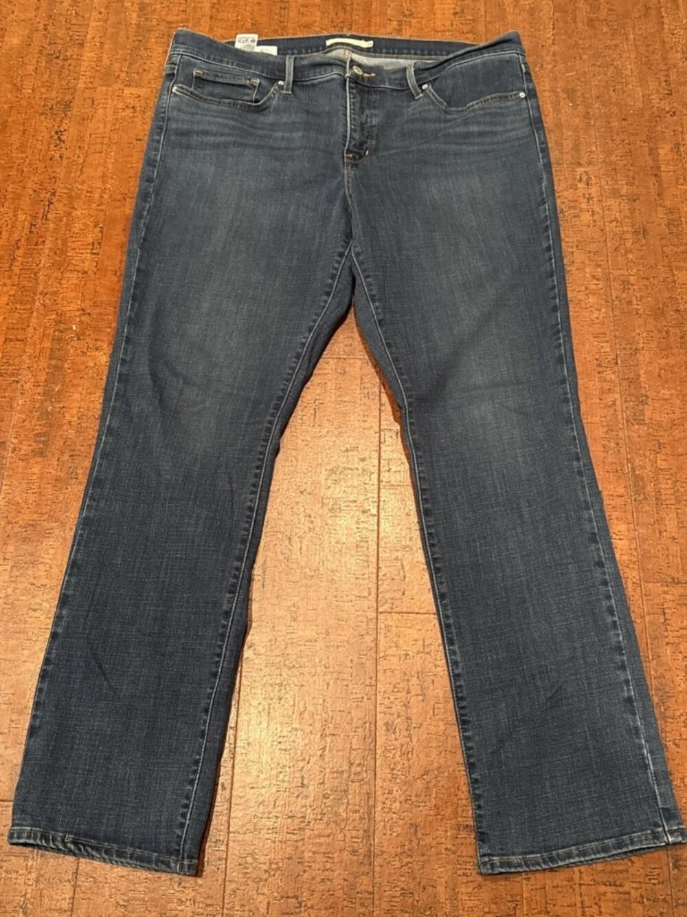 Levi’s 314 Women’s 34 Shaping Straight Jeans